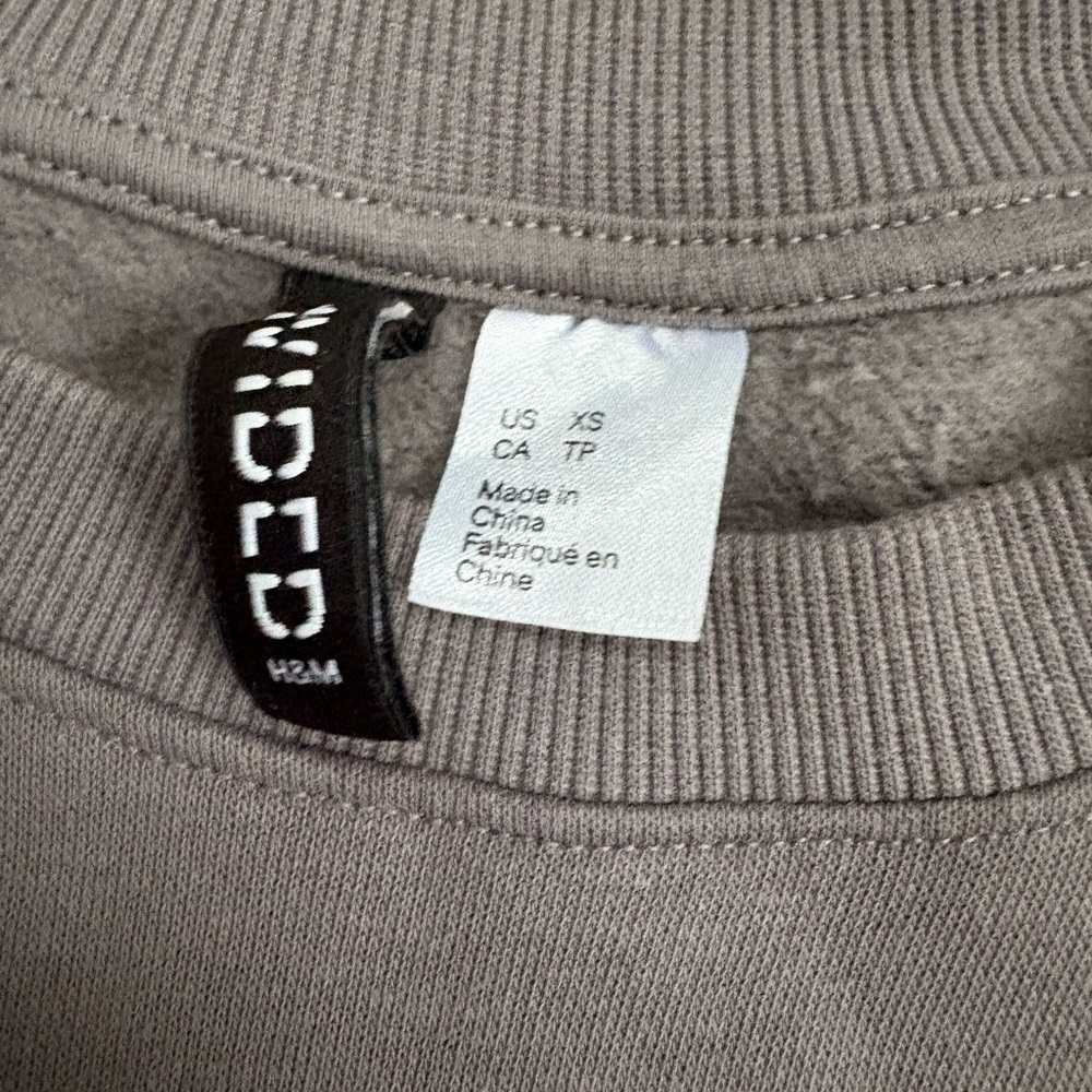 H&M Women’s XS Sweater Bundle | 3 Pieces | Cozy & Trendy - Picture 7 of 7